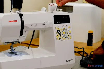Automatic declutch bobbin winder on the Janome JW8100
