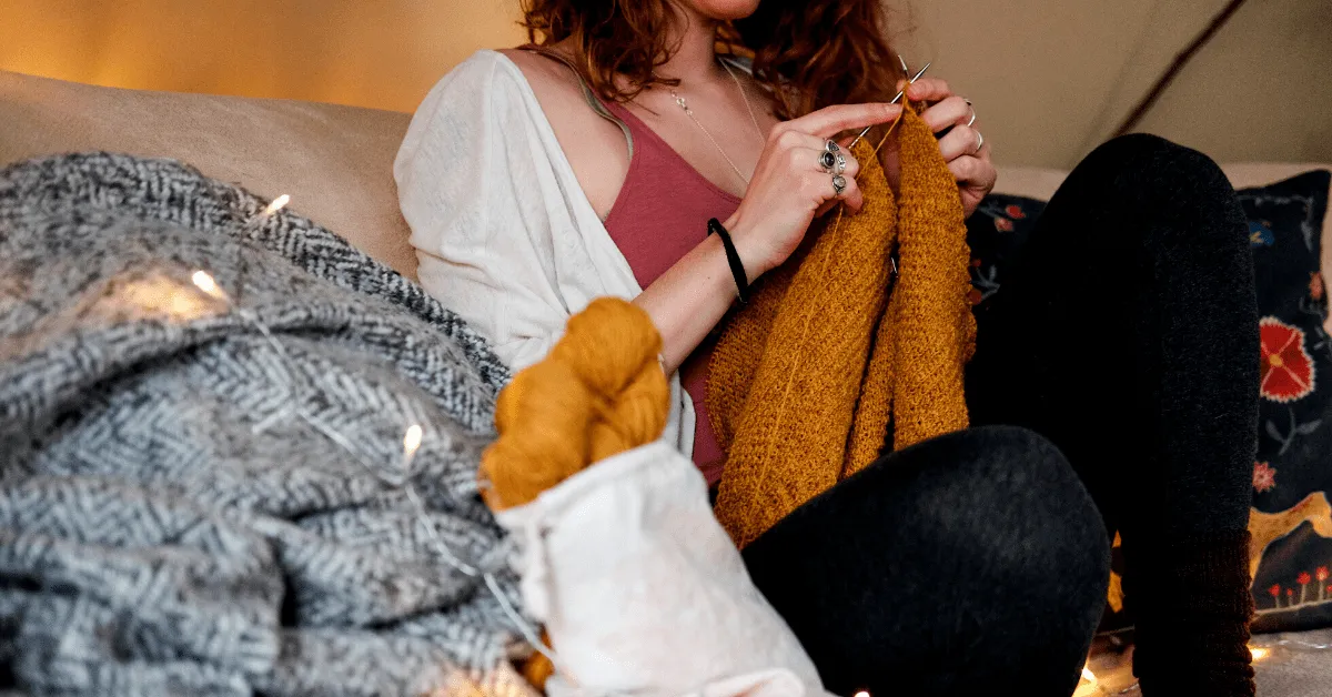 How to Stop Knit Fabric From Curling